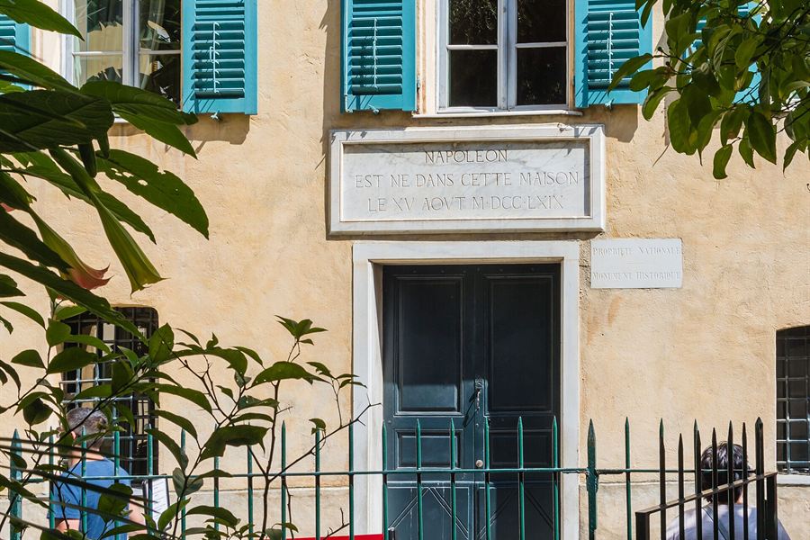 La façade de la maison Bonaparte