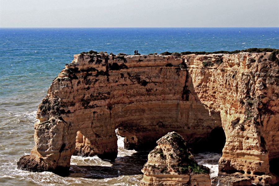 Les falaises de Praia da Marinha sur le sentier des Sept Vallées suspendues