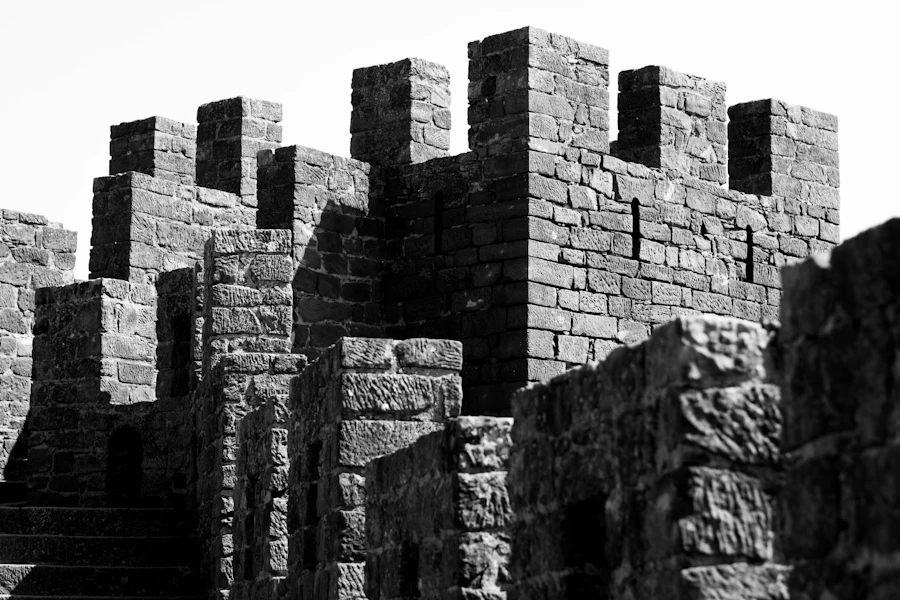 Un escalier de pierre dans la vieille ville de Silves