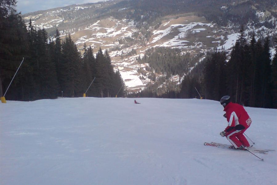 Un skieur sur la piste Gran Risa