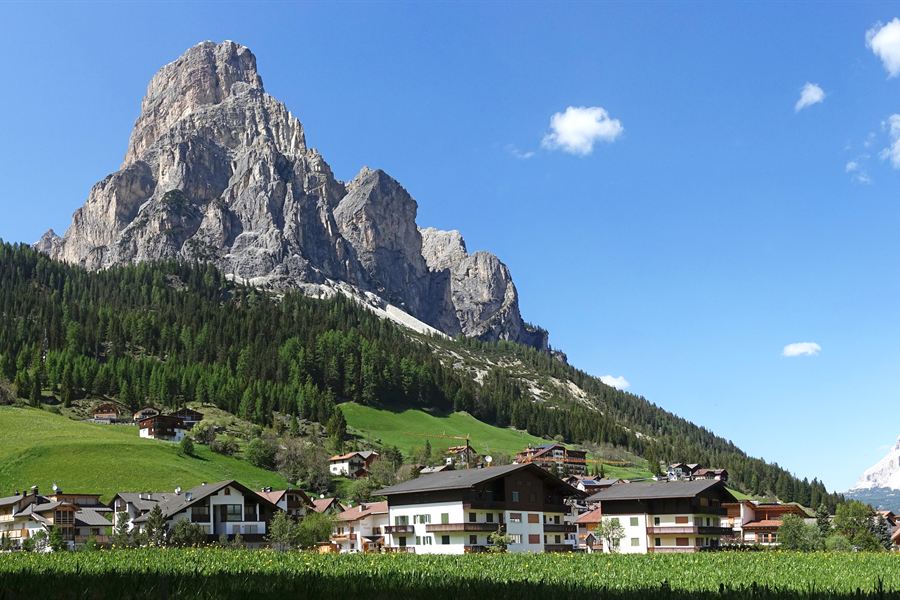Corvara au pied du Sassongher