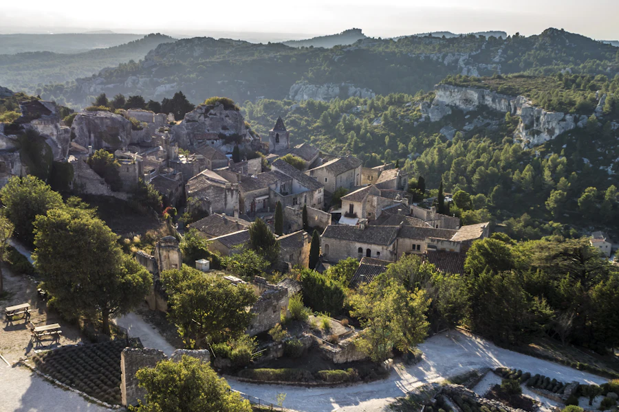 Les maisons de pierre des Baux-de-Provence