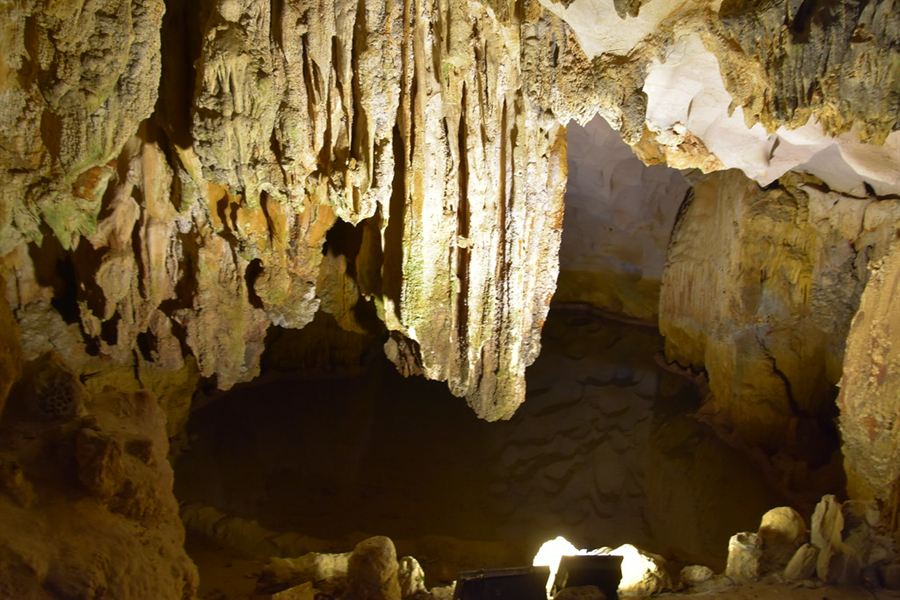 Les concrétions de la grotte des Surprises