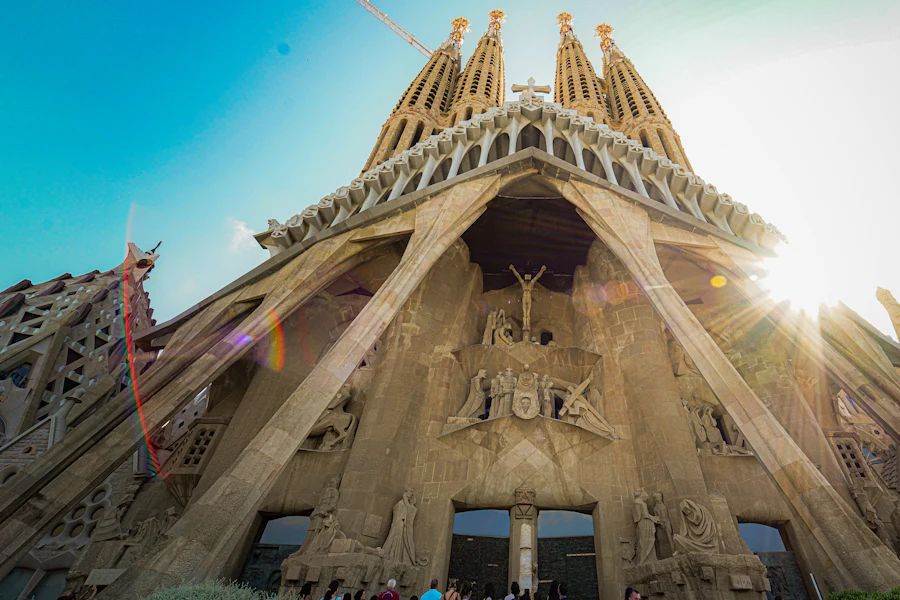 Les tours de la Sagrada Família, la basilique de Gaudí