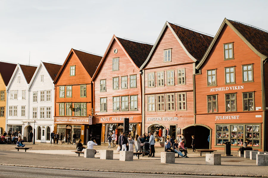 Les façades de bois des anciens comptoirs de Bryggen