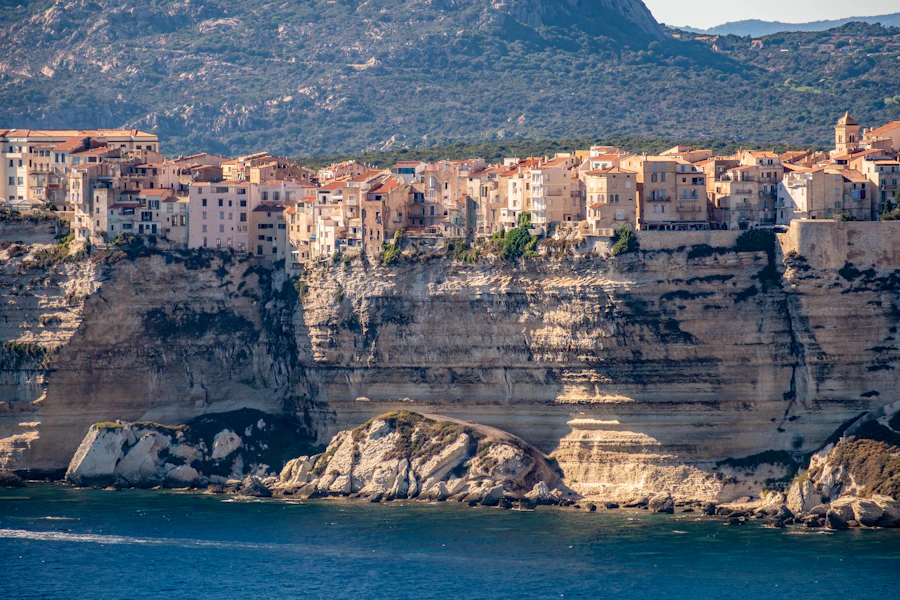Les falaises de calcaire blanc sculptées par la mer
