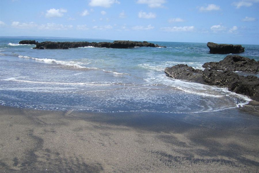 Un pêcheur sur Echo Beach