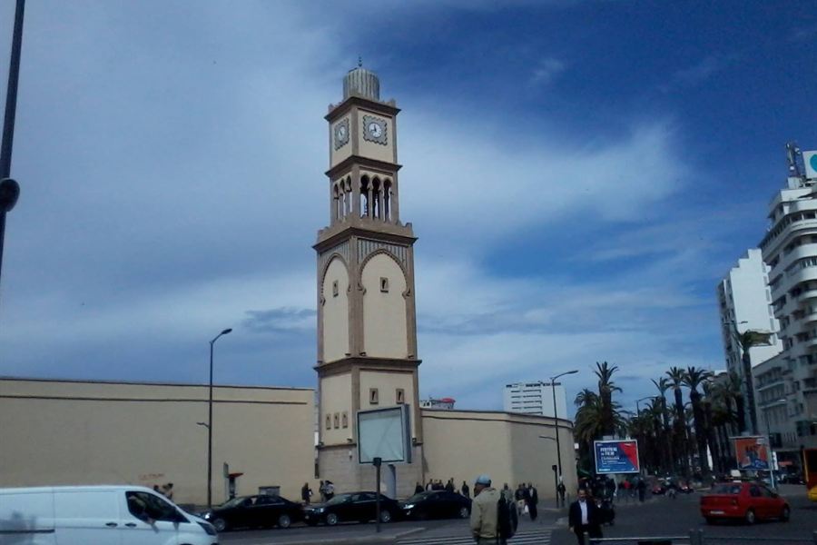 La tour de l'horloge à l'entrée de l'ancienne médina de Casablanca