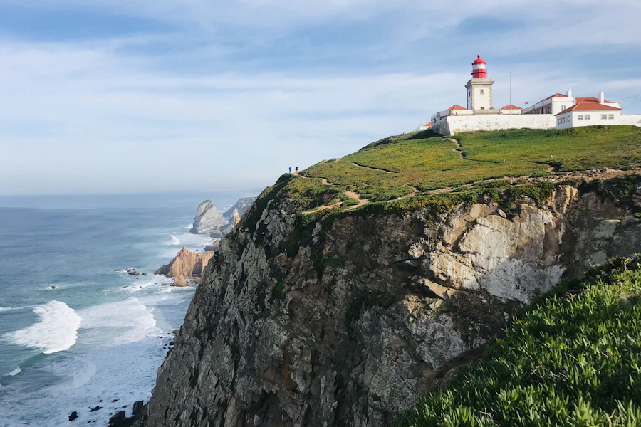 Le phare du cap de Roca au-dessus de l'océan