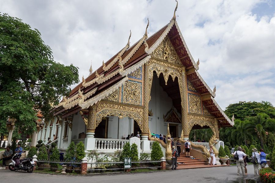 Le viharn du Wat Phra Singh