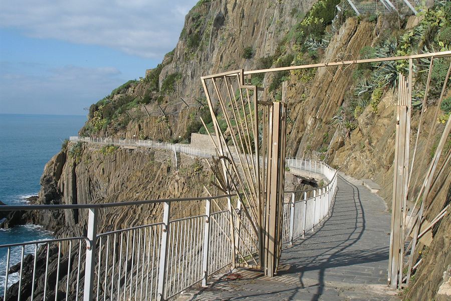 Le chemin de la via dell'Amore taillé dans la falaise
