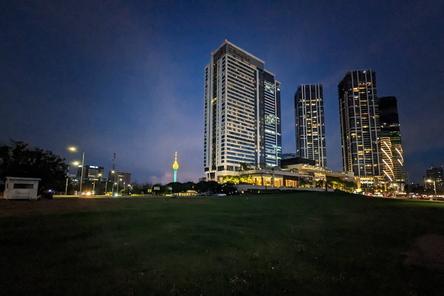 L'esplanade de Galle Face Green devant les tours