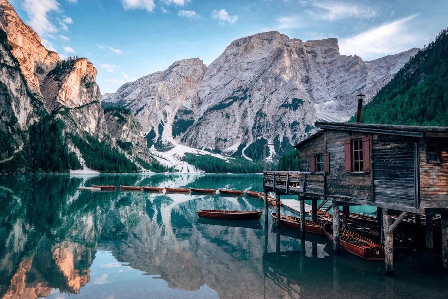 Le hangar à bateaux en bois du lac de Braies