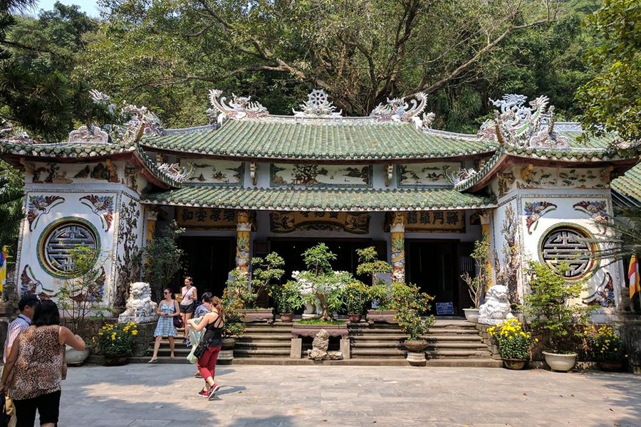 La pagode Linh Ung dans les montagnes de Marbre