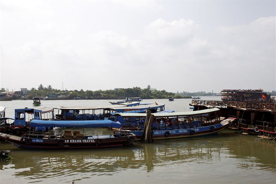 Des bateaux sur un canal de Ben Tre