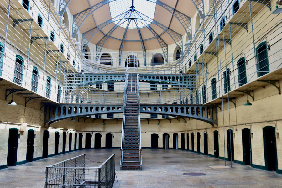 La grande galerie victorienne de la prison de Kilmainham