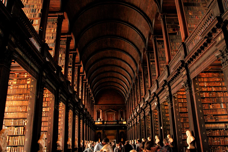Les rayonnages de la Long Room de Trinity College