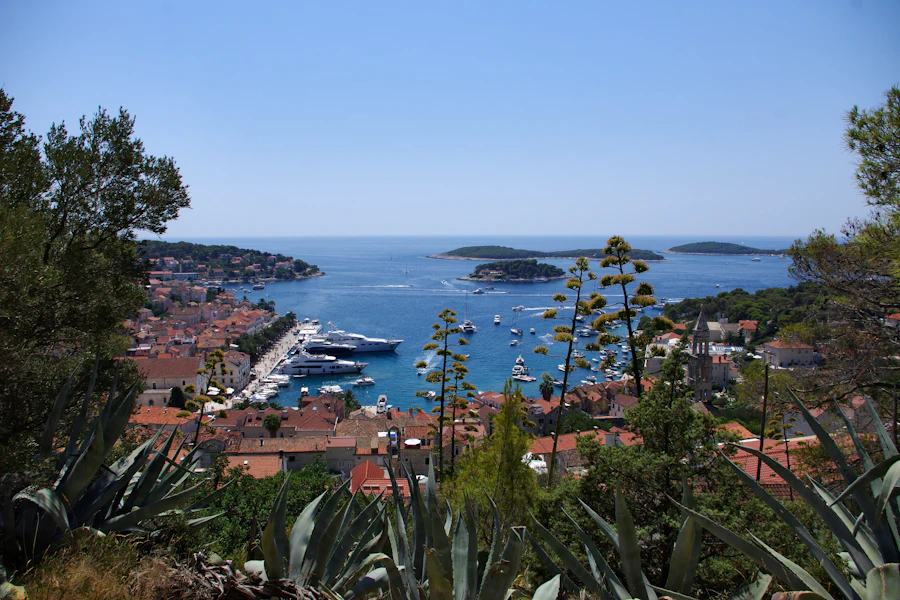 Les îles Pakleni face à la baie de Hvar