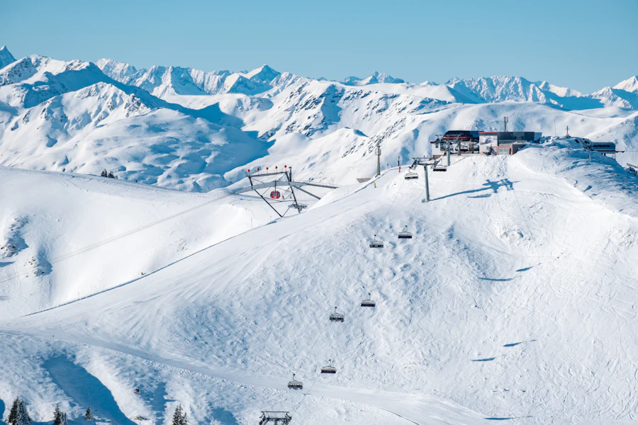 Un télésiège sur les pentes de Kitzbühel