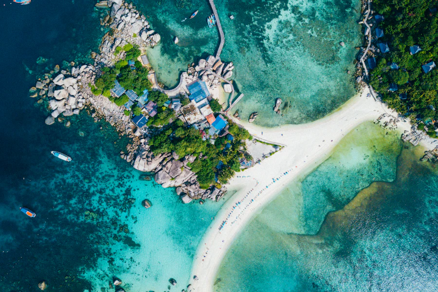 Les trois îlots de Koh Nang Yuan reliés par leurs bancs de sable
