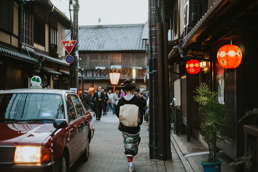 La rue Hanamikōji et ses maisons de thé, à Gion