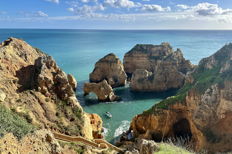 Les piliers de roche dorée de la Ponta da Piedade