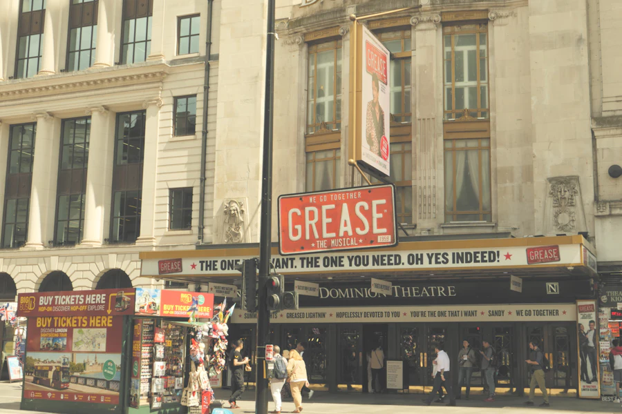 La façade d'un théâtre de comédie musicale dans le West End