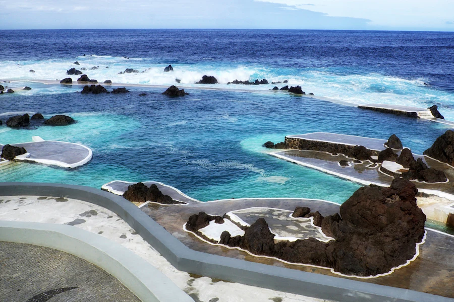 Les piscines naturelles de lave de Porto Moniz