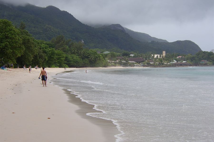 La plage de Beau Vallon