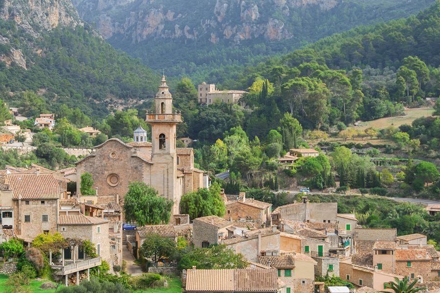 Valldemossa dans sa vallée