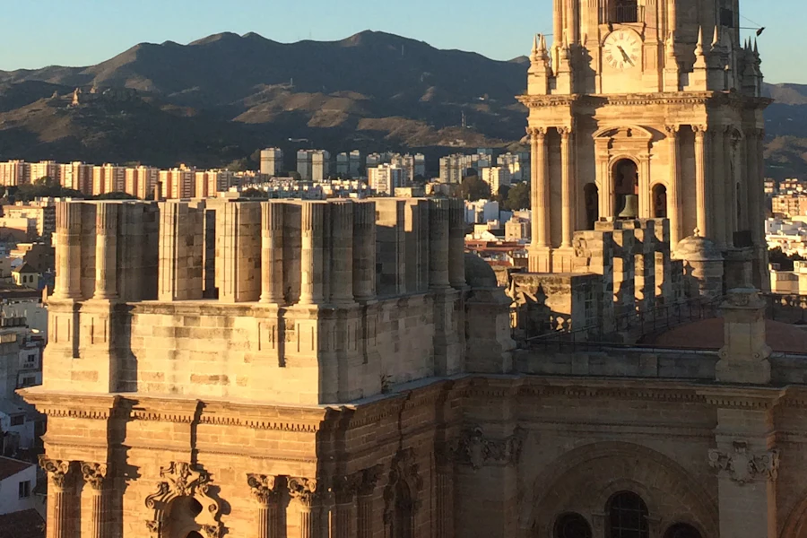 La tour de la cathédrale de Málaga