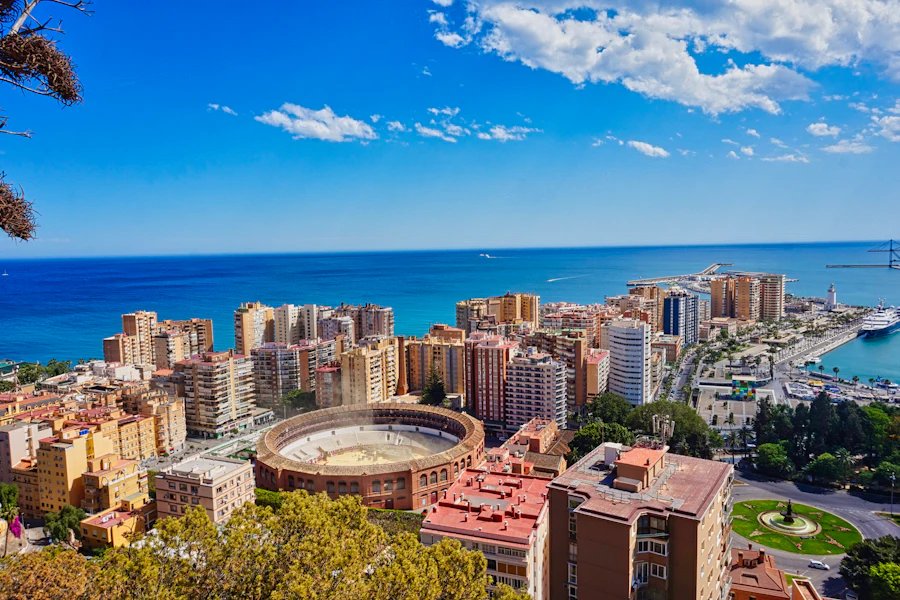 Málaga et son port vus des hauteurs