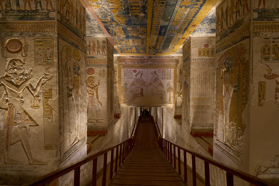 L'escalier d'une tombe de la vallée des Rois, à Louxor