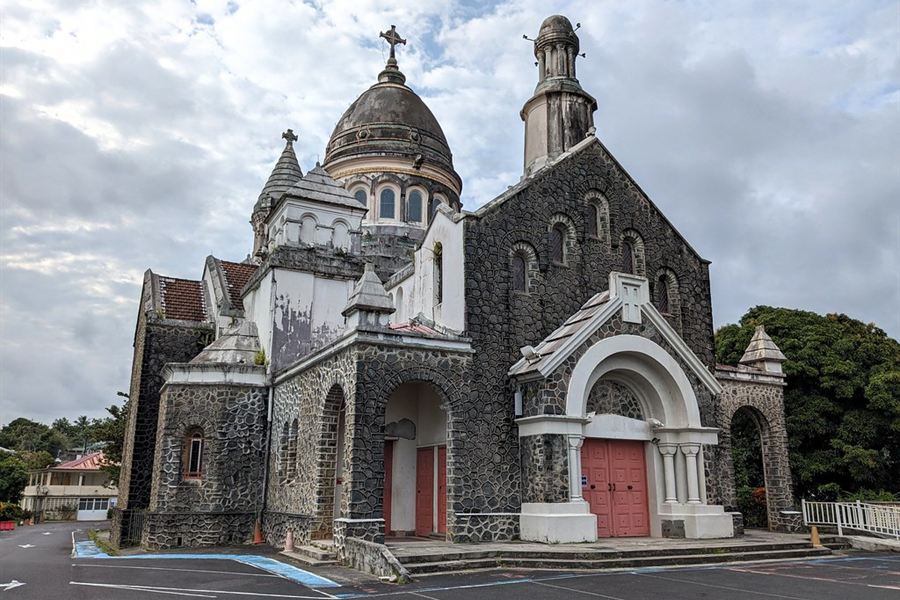 L'église du Sacré-Cœur de Balata sur la route de la Trace