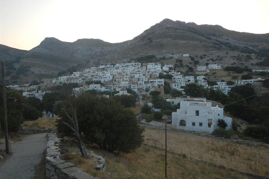Apiranthos à flanc de montagne