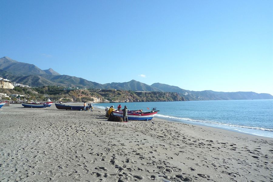 Barques de pêcheurs sur la plage de Burriana