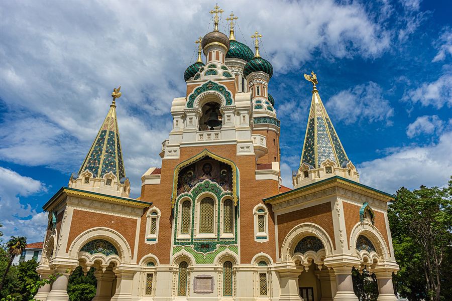 Les bulbes de la cathédrale orthodoxe Saint-Nicolas