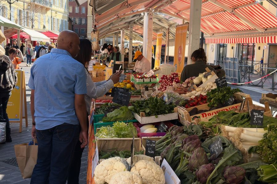 Les étals du marché du cours Saleya