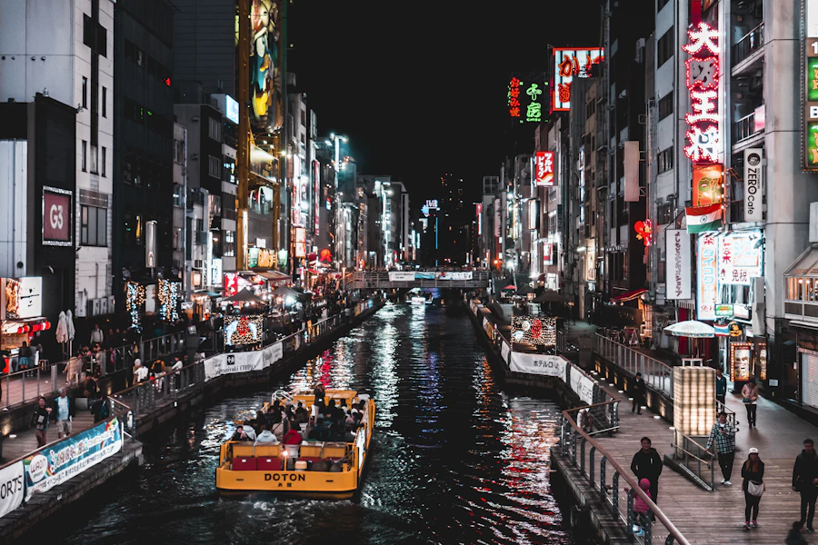 Les enseignes géantes au bord du canal de Dotonbori