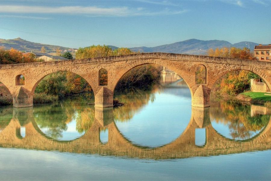 Le pont de Puente la Reina sur le chemin de Saint-Jacques