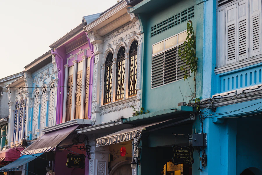 Les façades colorées des maisons sino-portugaises de la vieille ville de Phuket