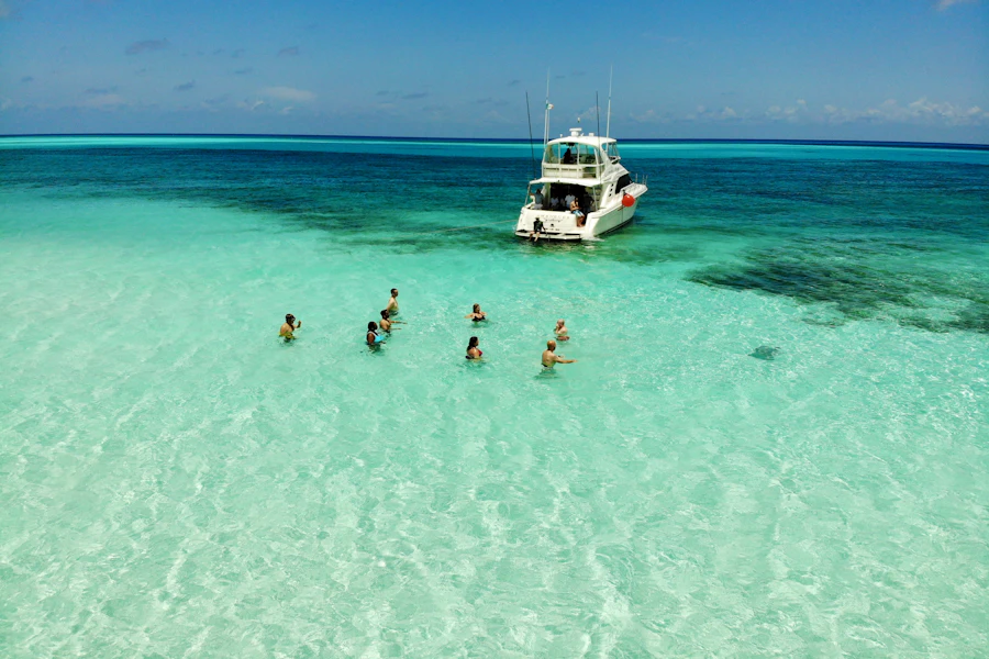 Nageurs dans les eaux turquoise de Cozumel