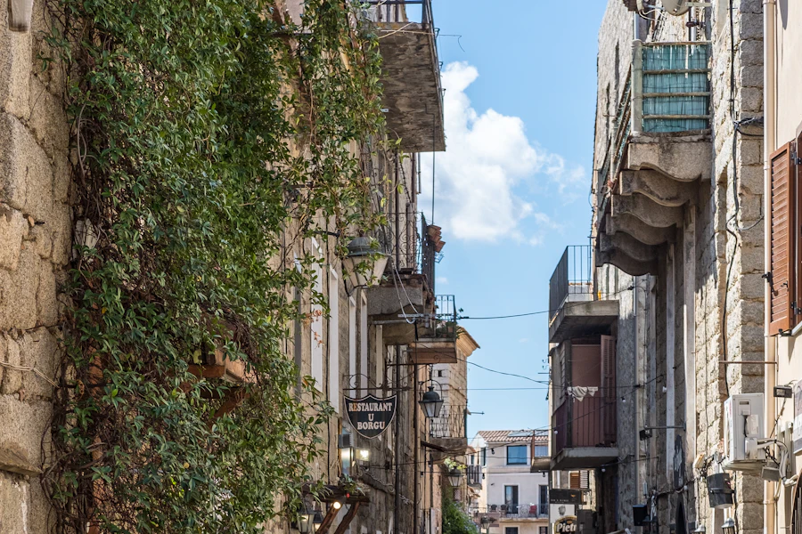 Une ruelle de la vieille ville de Porto-Vecchio