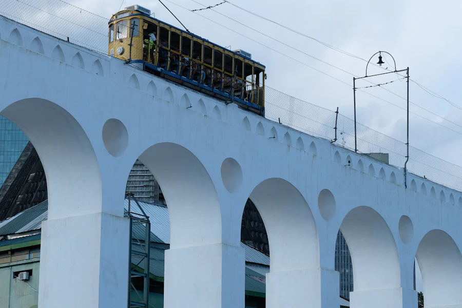 Le tramway sur les arches de Lapa