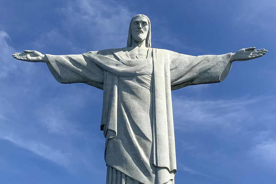 La statue du Christ Rédempteur, les bras tendus