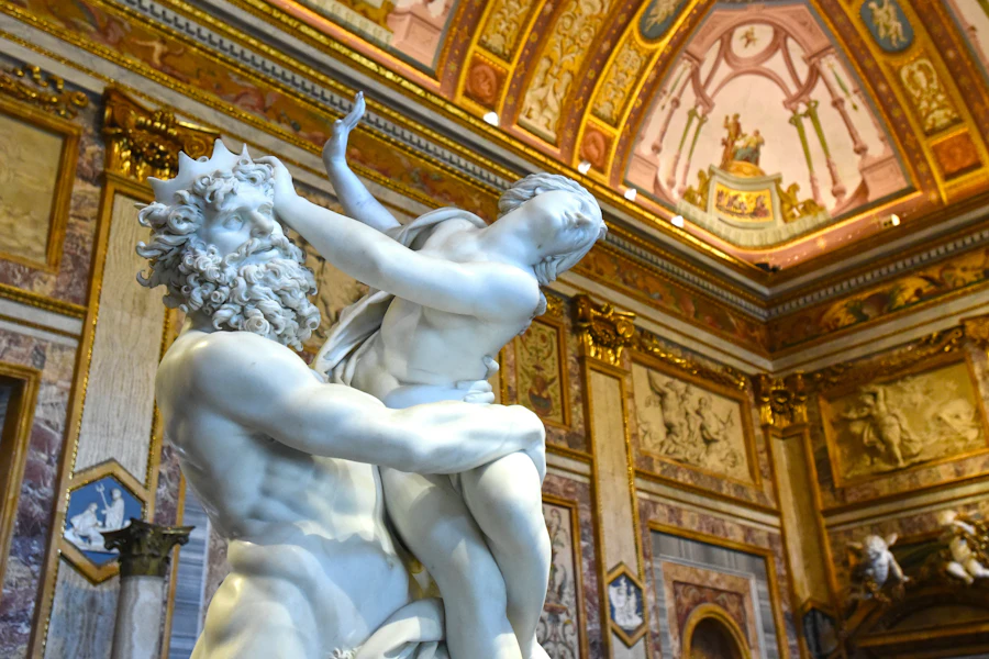 L'Enlèvement de Proserpine, sculpture du Bernin exposée à la galerie Borghèse