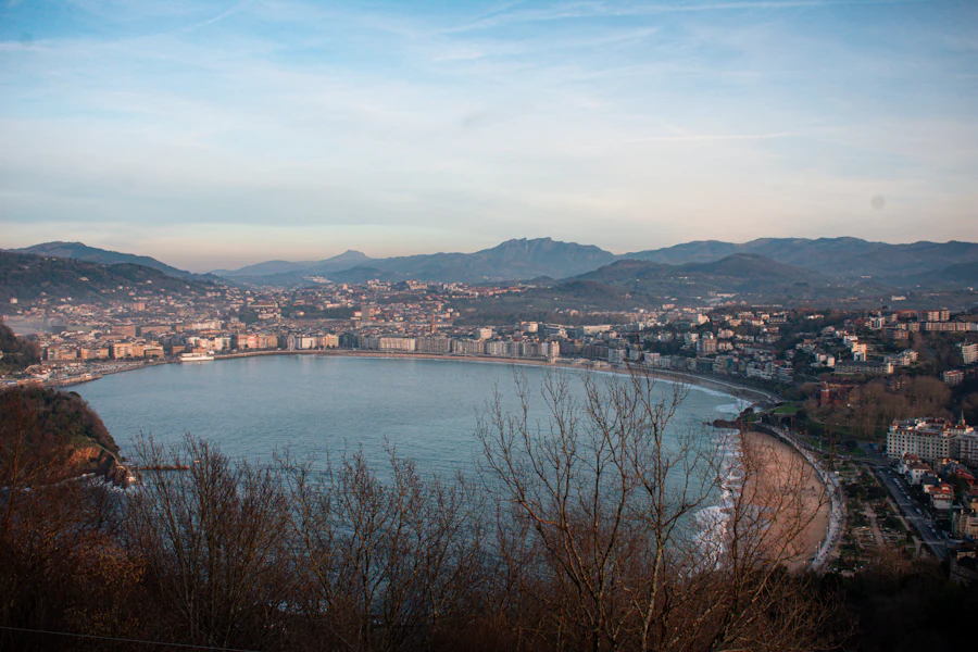 La baie de Saint-Sébastien vue des hauteurs