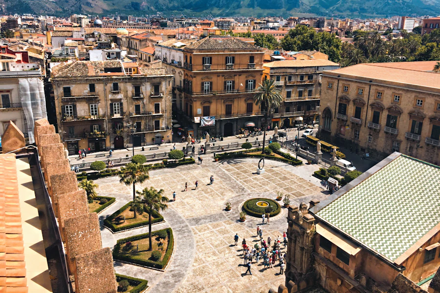 Une place baroque du centre de Palerme