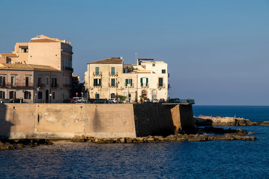 Le front de mer de l'île d'Ortigia, à Syracuse