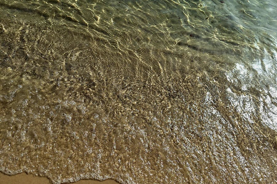 Les vagues sur la plage de Sousse